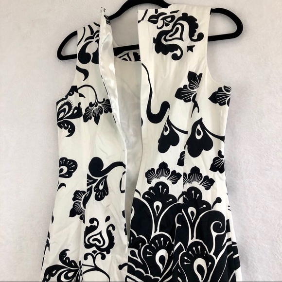 Tahiti Floral Sleeveless Midi Dress - Picture 6 of 8